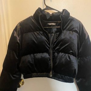 SHEIN black puffer Jacket, size Large, cropped